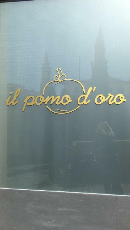 普拉托 Il Pomo D'Oro酒店 外观 照片